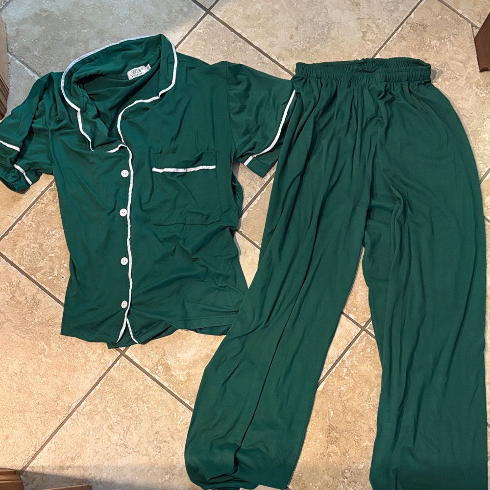 Anna Kay Green Pajama Set